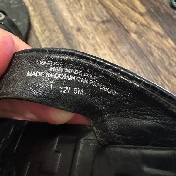 Tory Burch Monroe Leather Thong Flip Flop - Picture 2 of 7